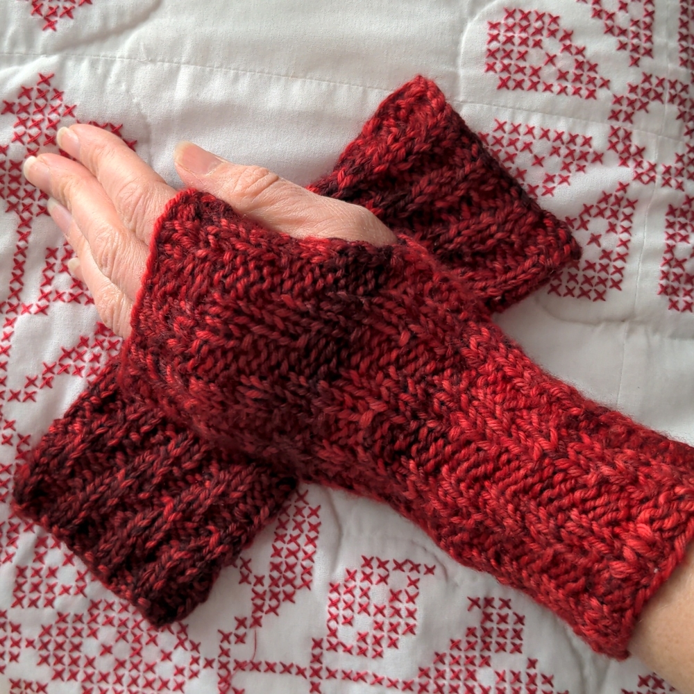 Hand-knitted ombre wool Red Fingerless gloves